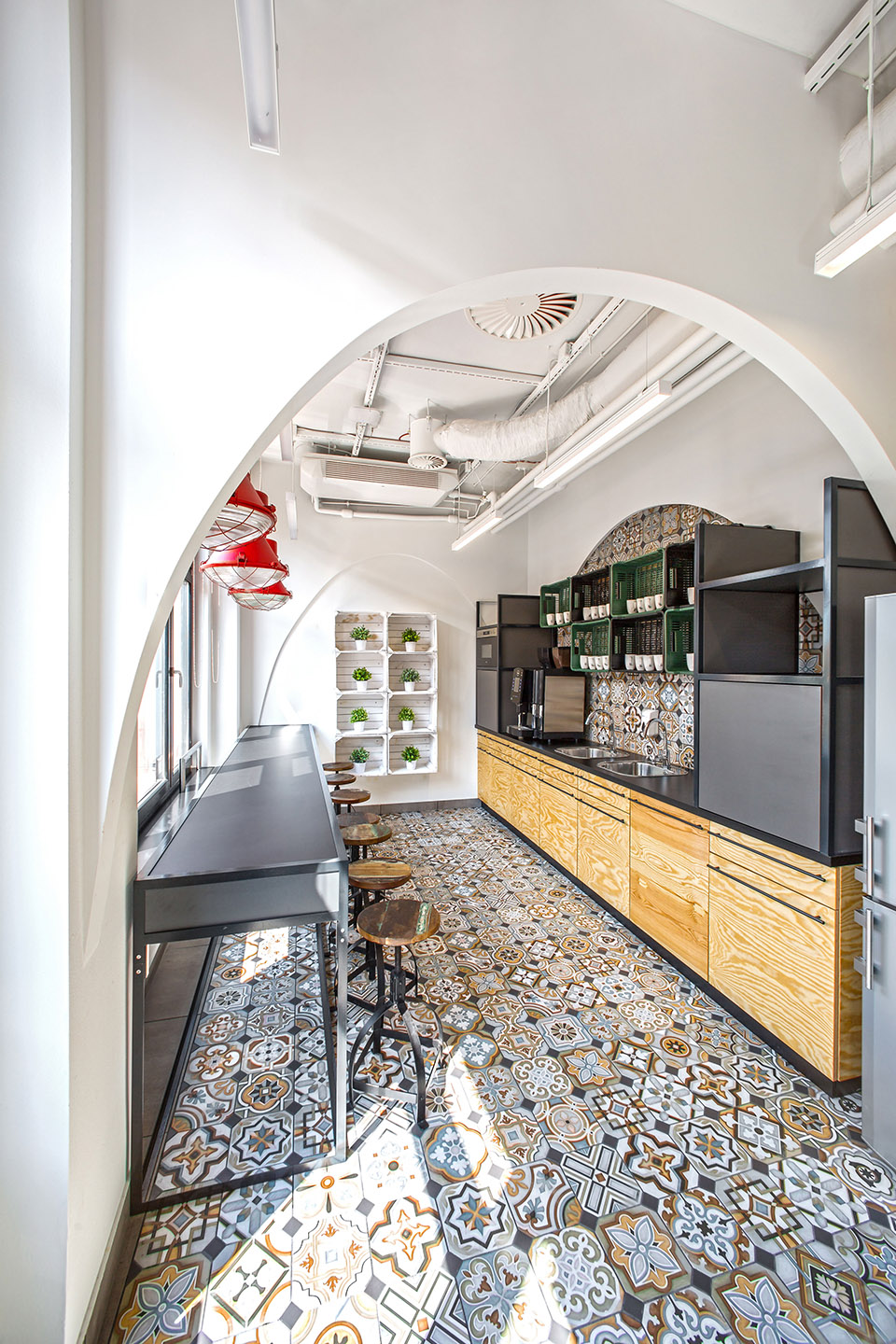 Opera Software headquarters in Wroclaw by mode:lina - 谷德设计网