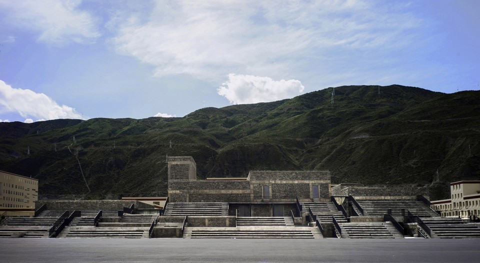 047-Double Mountains by Livil Architects