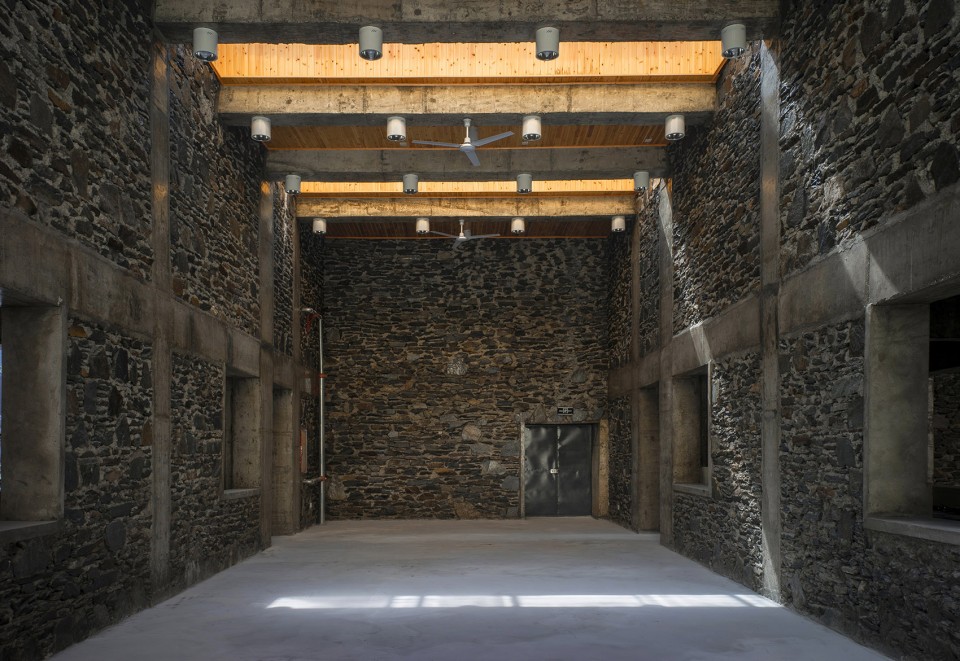 066-Double Mountains by Livil Architects