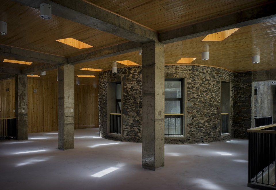 067-Double Mountains by Livil Architects