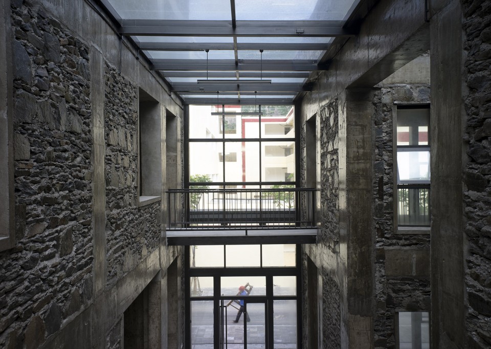 070-Double Mountains by Livil Architects