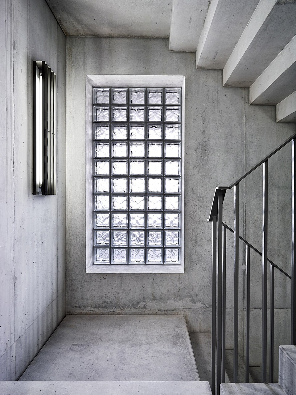 010-Residential Tower in Hirzenbach by Boltshauser Architekten