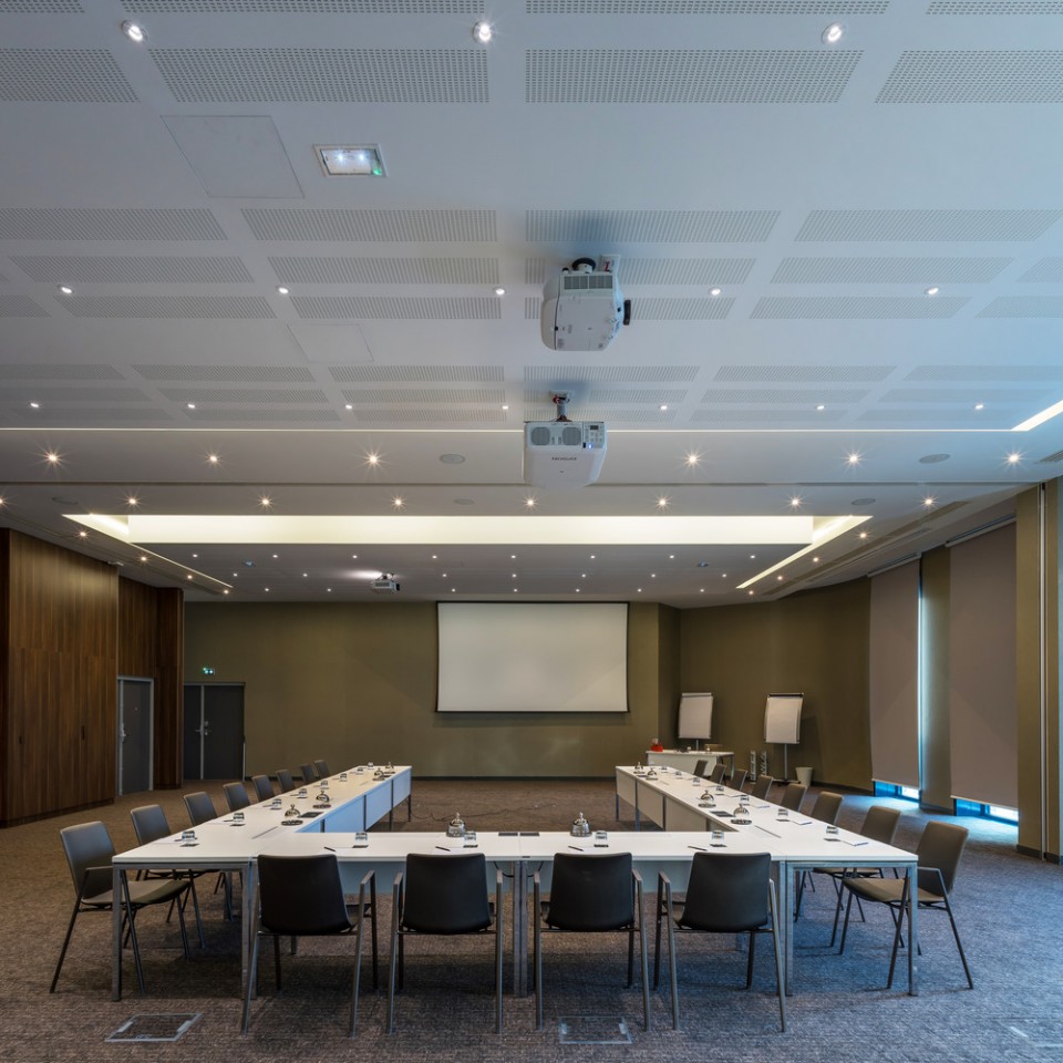 013-Ibis Styles & Pullman hotels in Roissypôle by Arte Charpentier Architectes