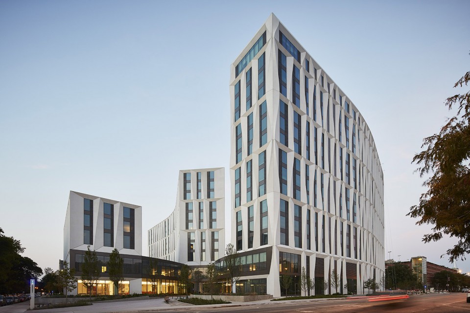013-University of Chicago Campus North Residential Commons by Studio Gang