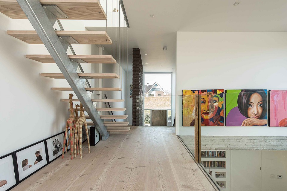 14-House as a rock by Global Architects