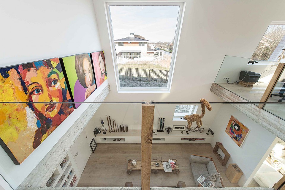 15-House as a rock by Global Architects