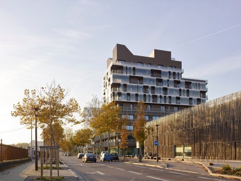 2-Ambiguity Hybrid Building Imbrika by Stephane Chalmeau