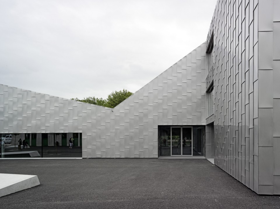 2-School Centre of The school Moréchon 2 by rk studio