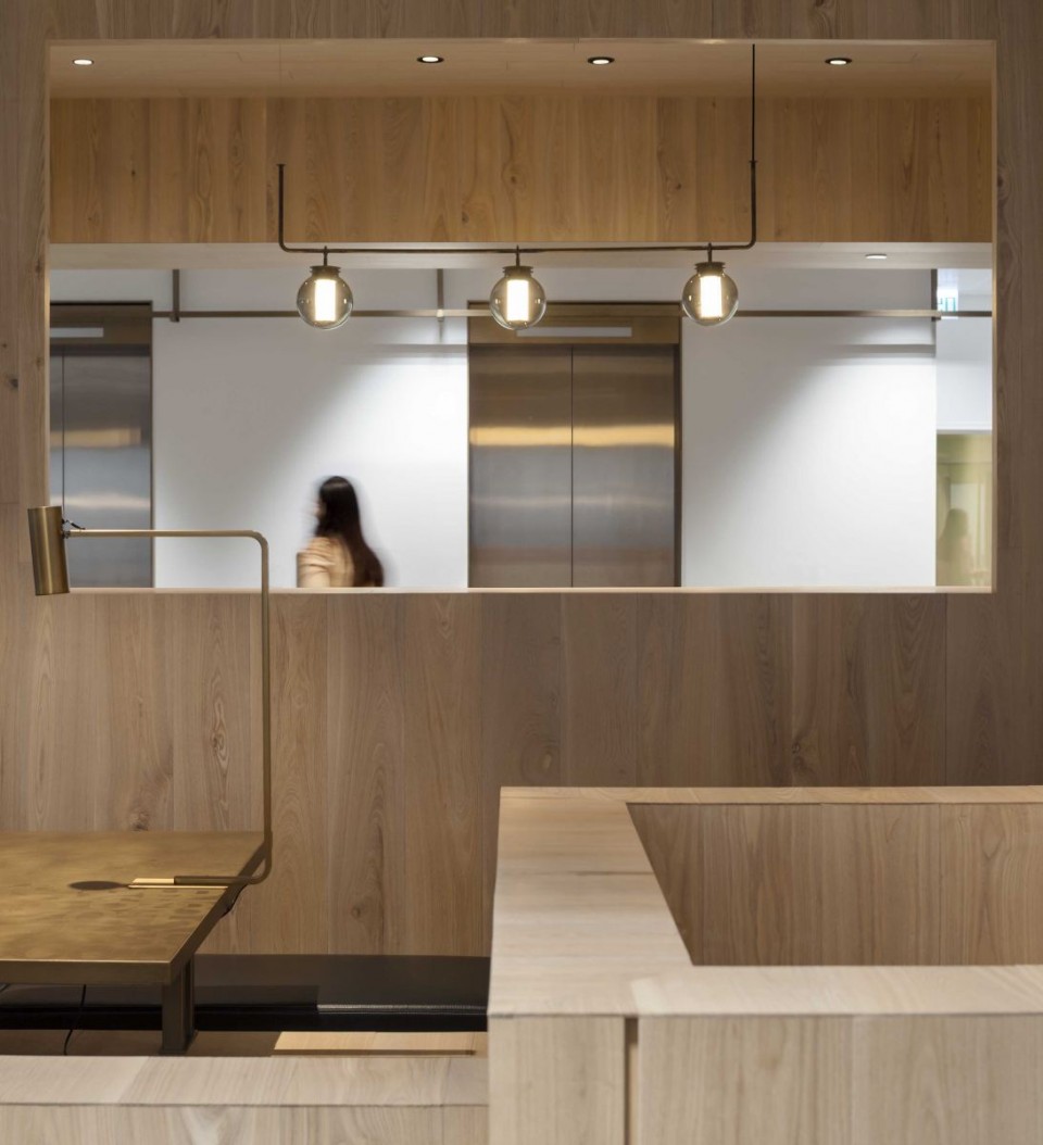 5-Curio Stair of Encounters - Bloomberg Hong Kong Office