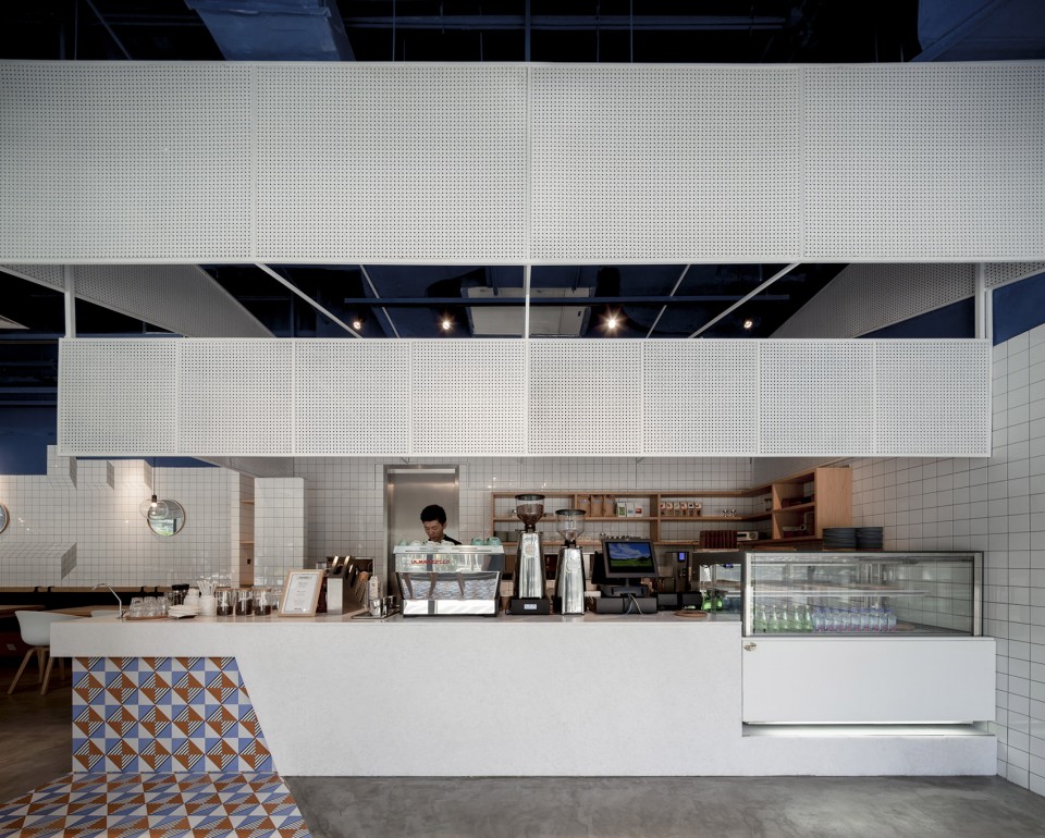 6-Paras Cafe Shanghai by TSP Studio
