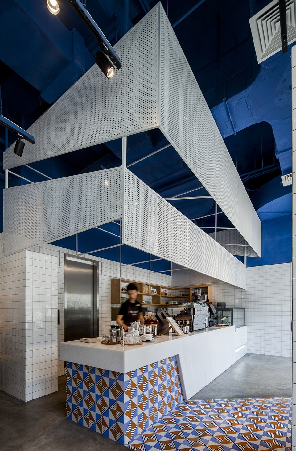 7-Paras Cafe Shanghai by TSP Studio