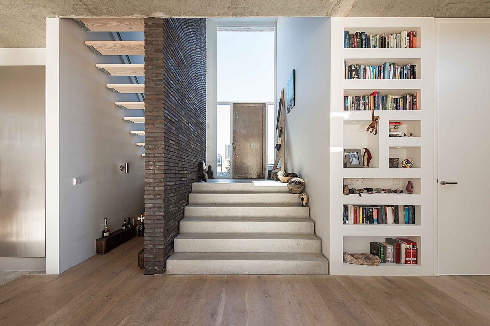 9-House as a rock by Global Architects