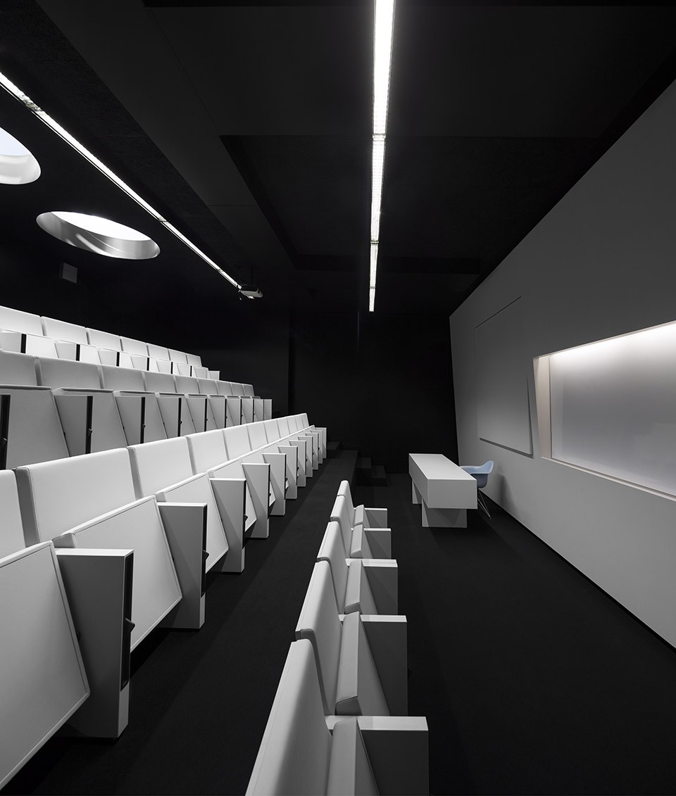 EMEL Auditorium by P06 Atelier
-3
