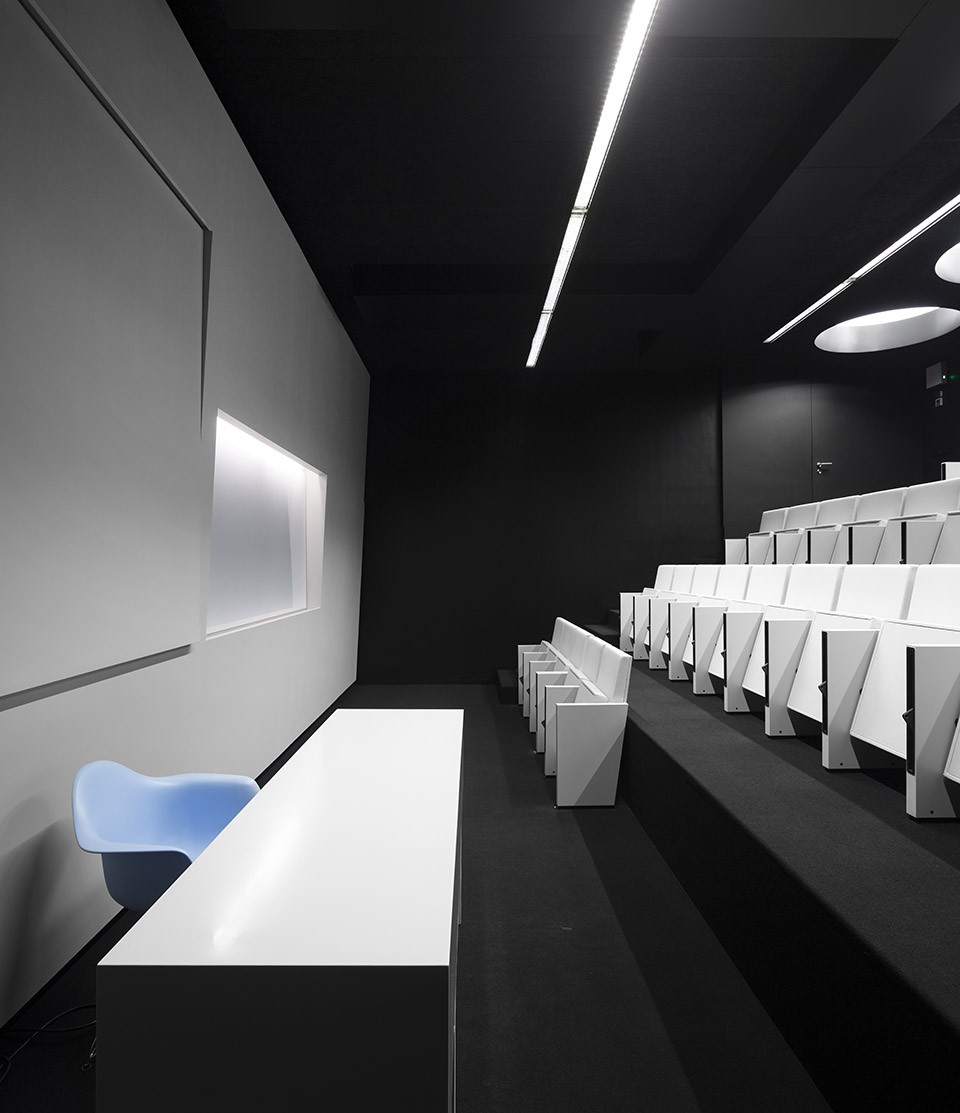 EMEL Auditorium by P06 Atelier
-4