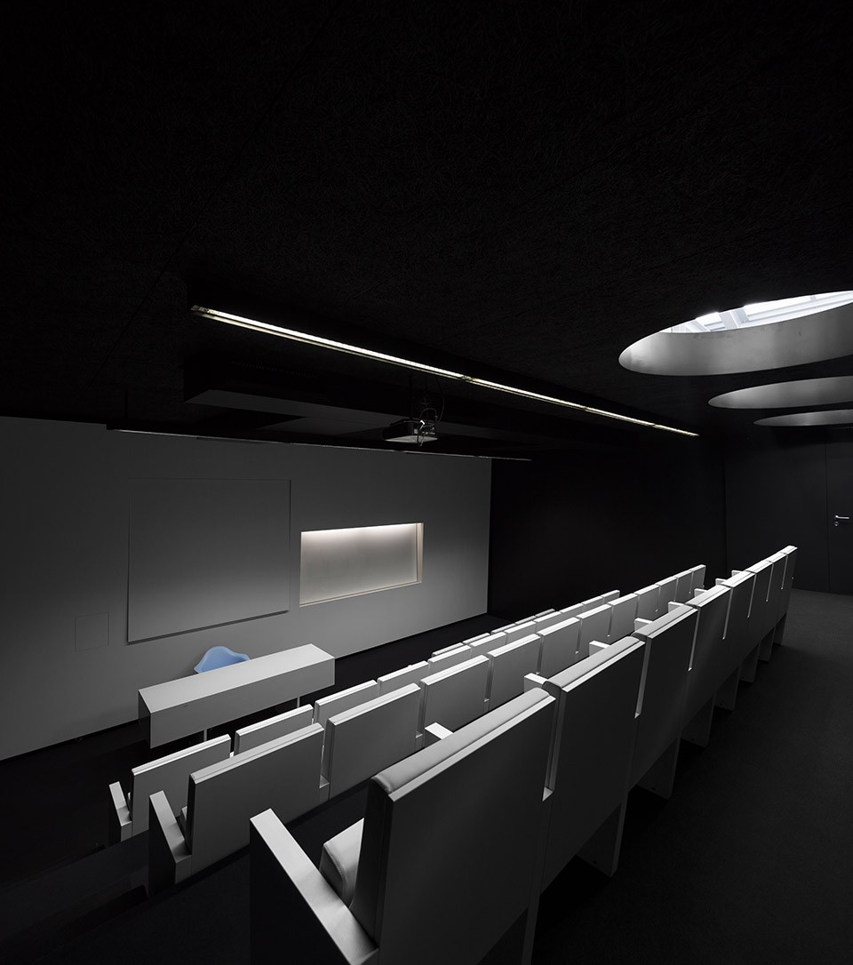 EMEL Auditorium by P06 Atelier
-5