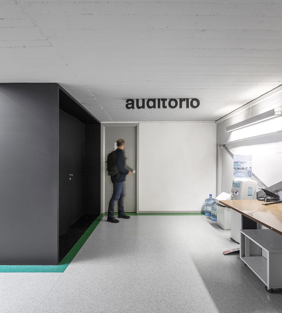 EMEL Auditorium by P06 Atelier
-8
