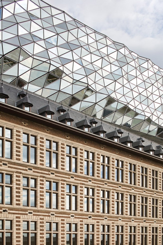 Port House Antwerp by Zaha Hadid Architects-15