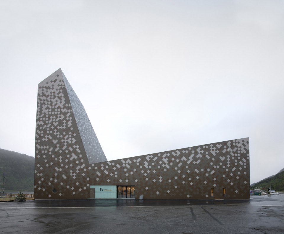 The Norwegian Mountaineering Center by RRA-10