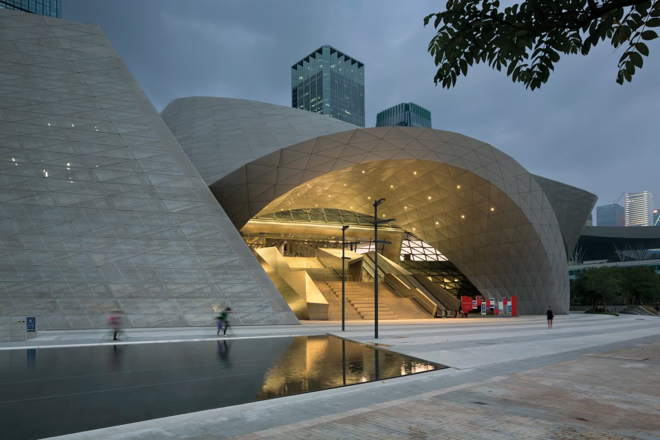 0005-Museum of Contemporary Art & Planning Exhibition, Shenzhen, China by COOP HIMMELB(L)AU