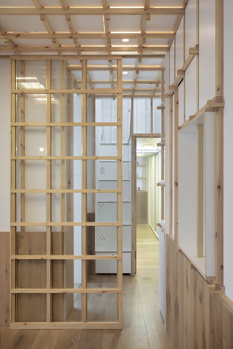 002-Small home hiding a Cui Linglong by Wang Tiantian and Luo Yaqin