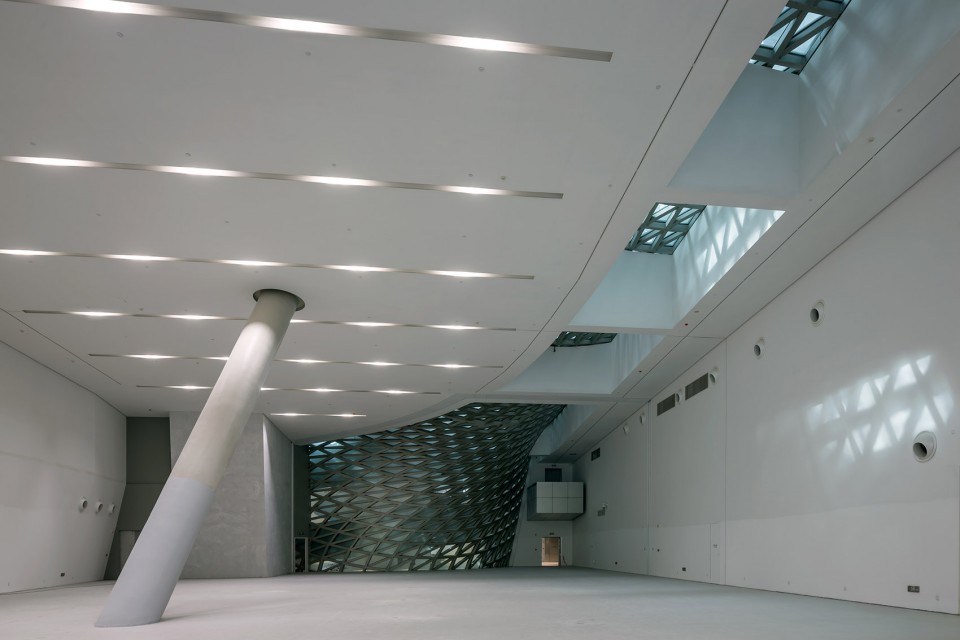 0023-Museum of Contemporary Art & Planning Exhibition, Shenzhen, China by COOP HIMMELB(L)AU