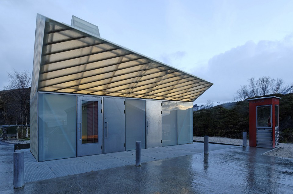 004-service building_Carl-Viggo Hølmebakk