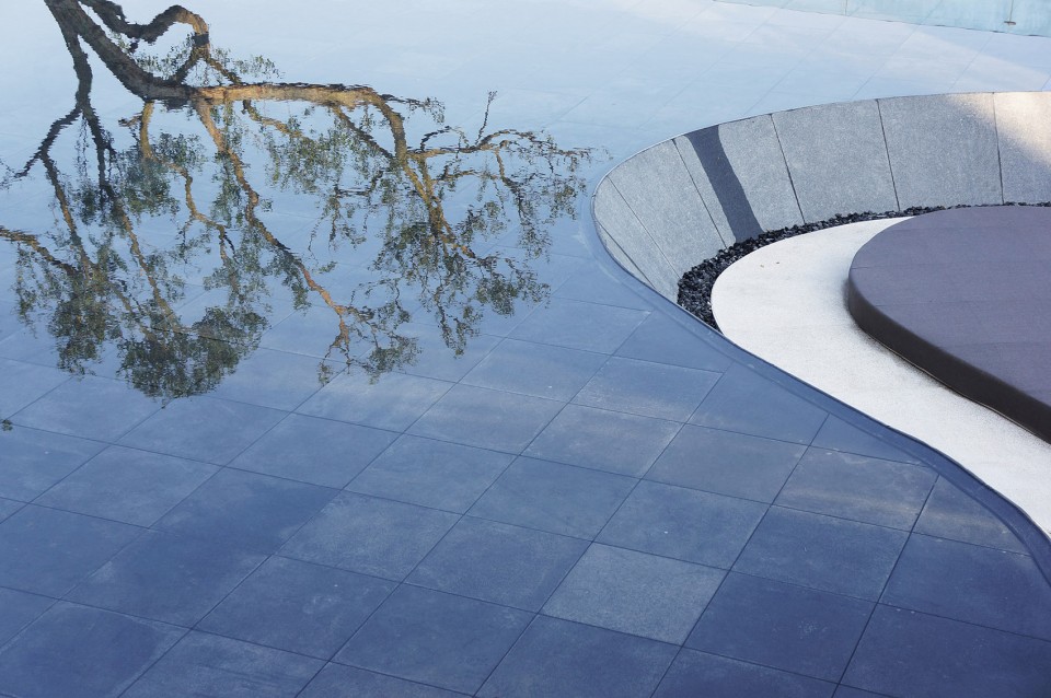 007-Sky Mirror - Landscape of Chongqing Eling Residences by Change Studio
