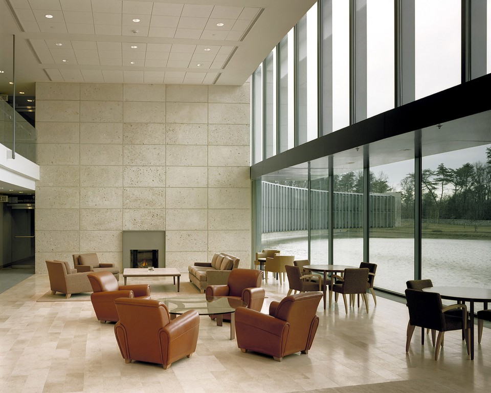 012-Howard Hughes Medical Institute