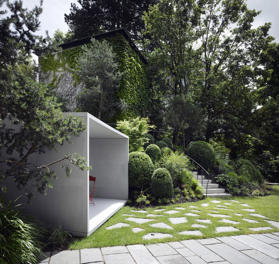 1-Smoking Pavilion by Gianni Botsford Architects