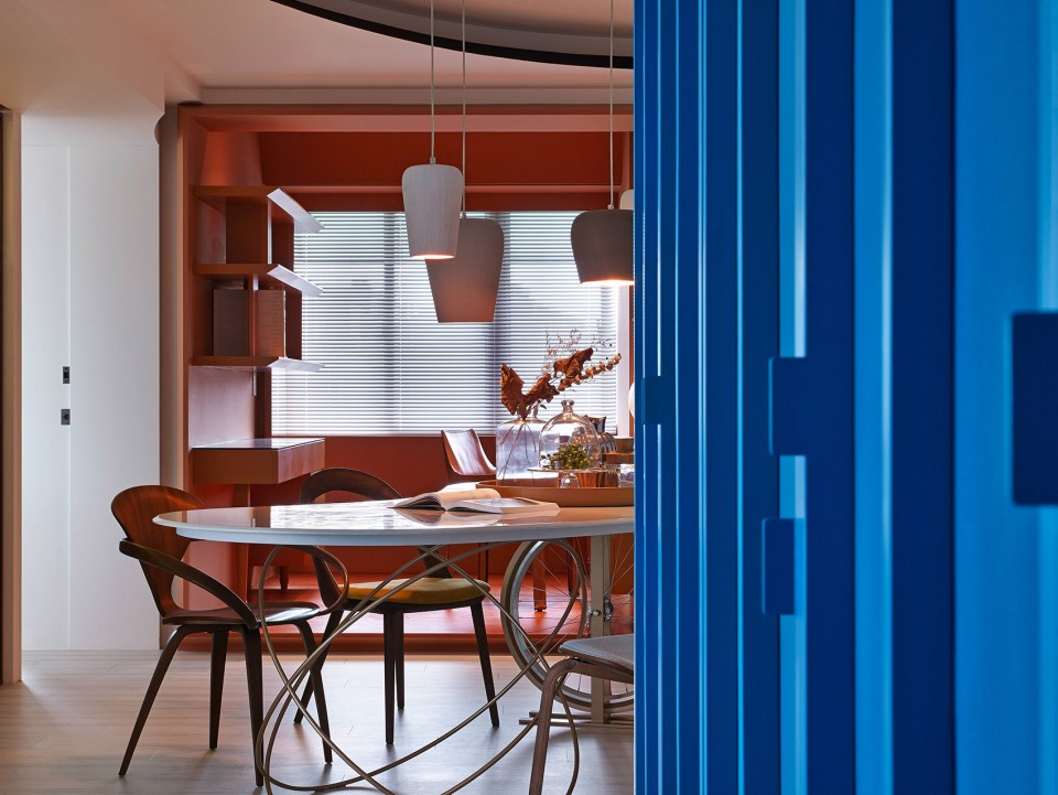 13-Vivid Apartment For Fashion Designers by Waterfrom Design