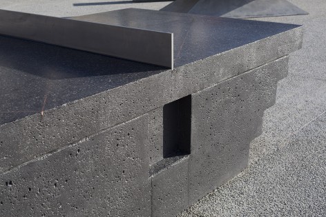 14-6_Monoliths-McGregor Barker_Christian Capurro_5