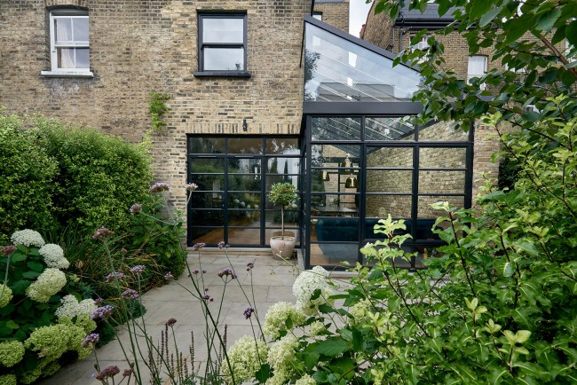 2-115 Highbury Hill by Blee Halogen Architects