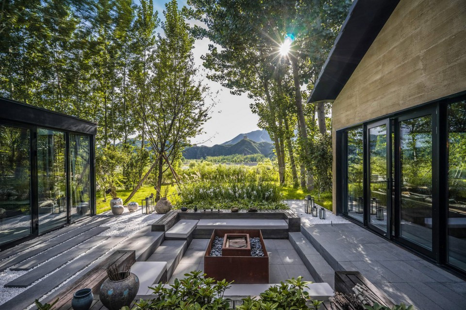 2-Courtyard house at foot of the Great Wall by paul