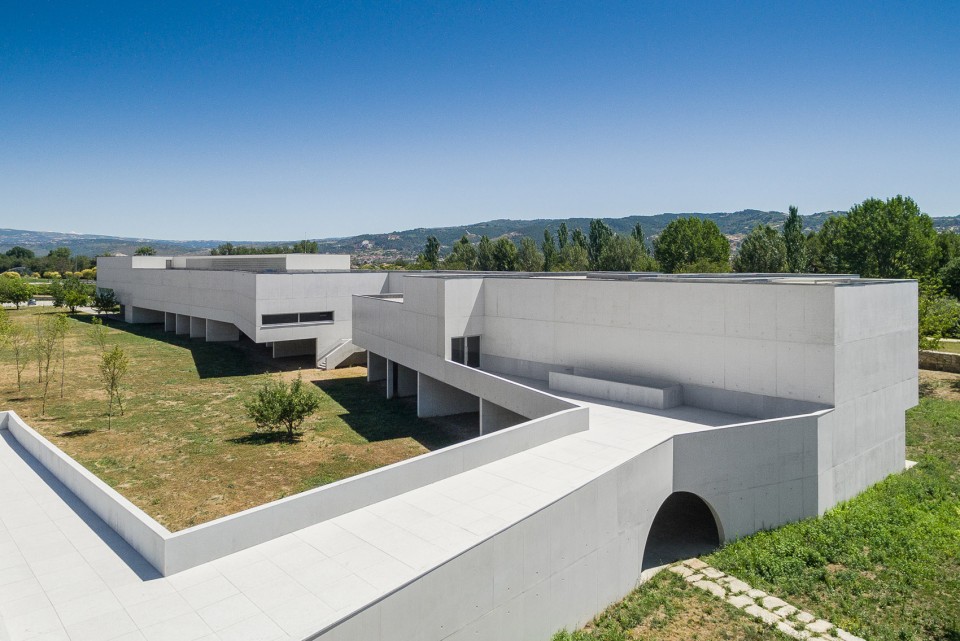 2-DESCRIPTIVE MEMORY By Alvaro Siza Vieira