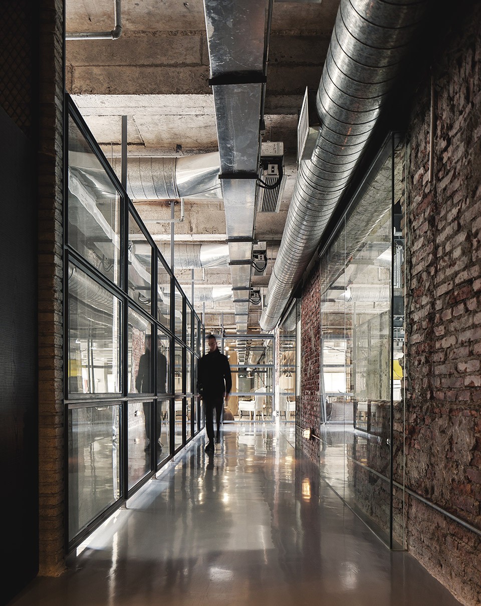 2 Flahalo Office Renovatio by Jingze Li
