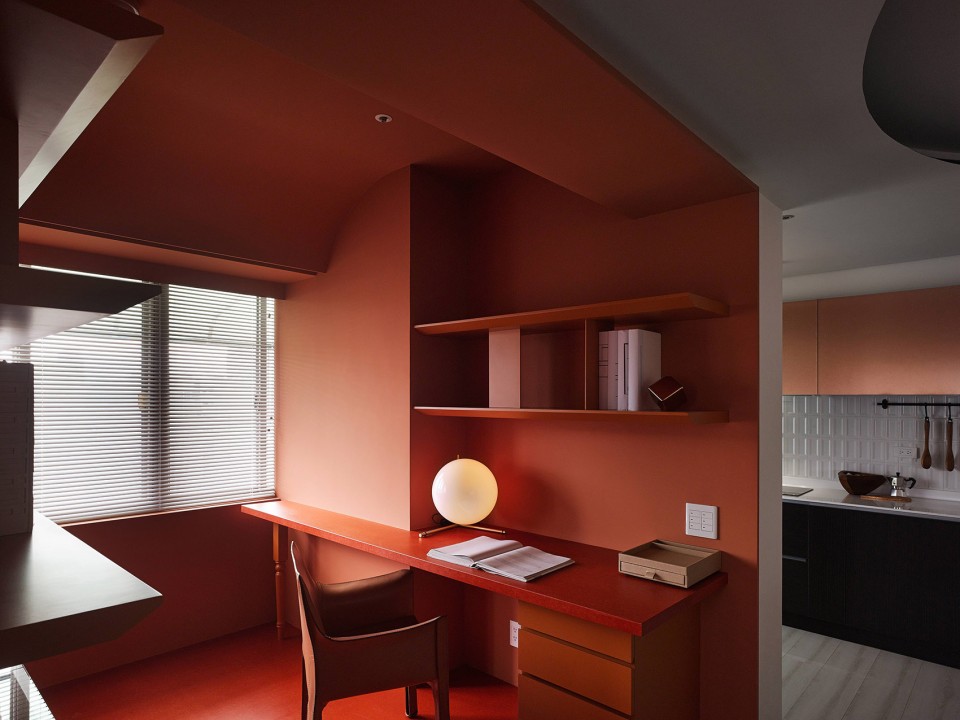 21-Vivid Apartment For Fashion Designers by Waterfrom Design