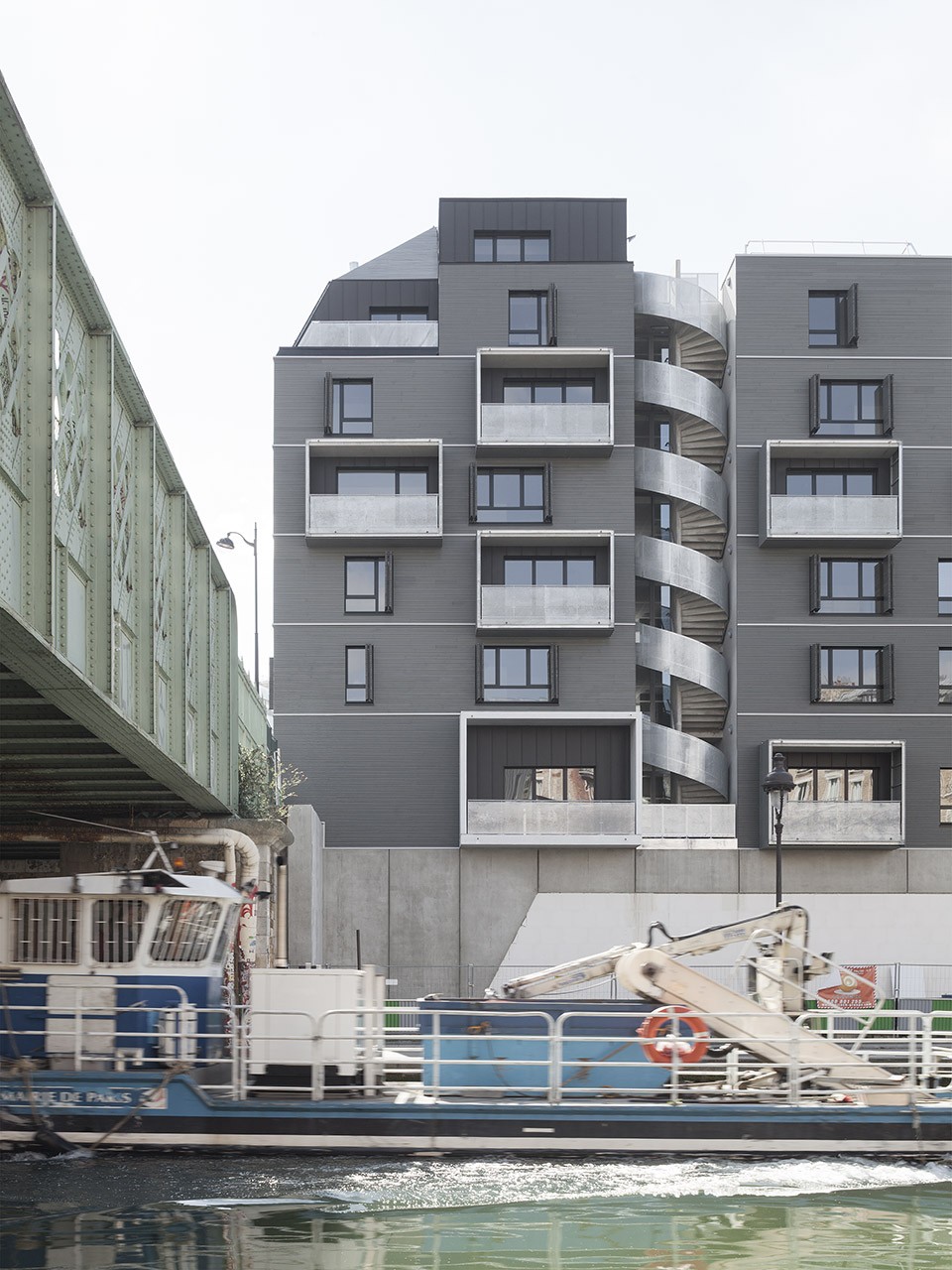 3-Intermediate Housing by KARAWITZ