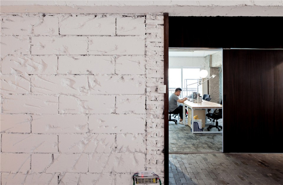 7-Fashion of Simplicity-Blue Space Office by Bloom Design