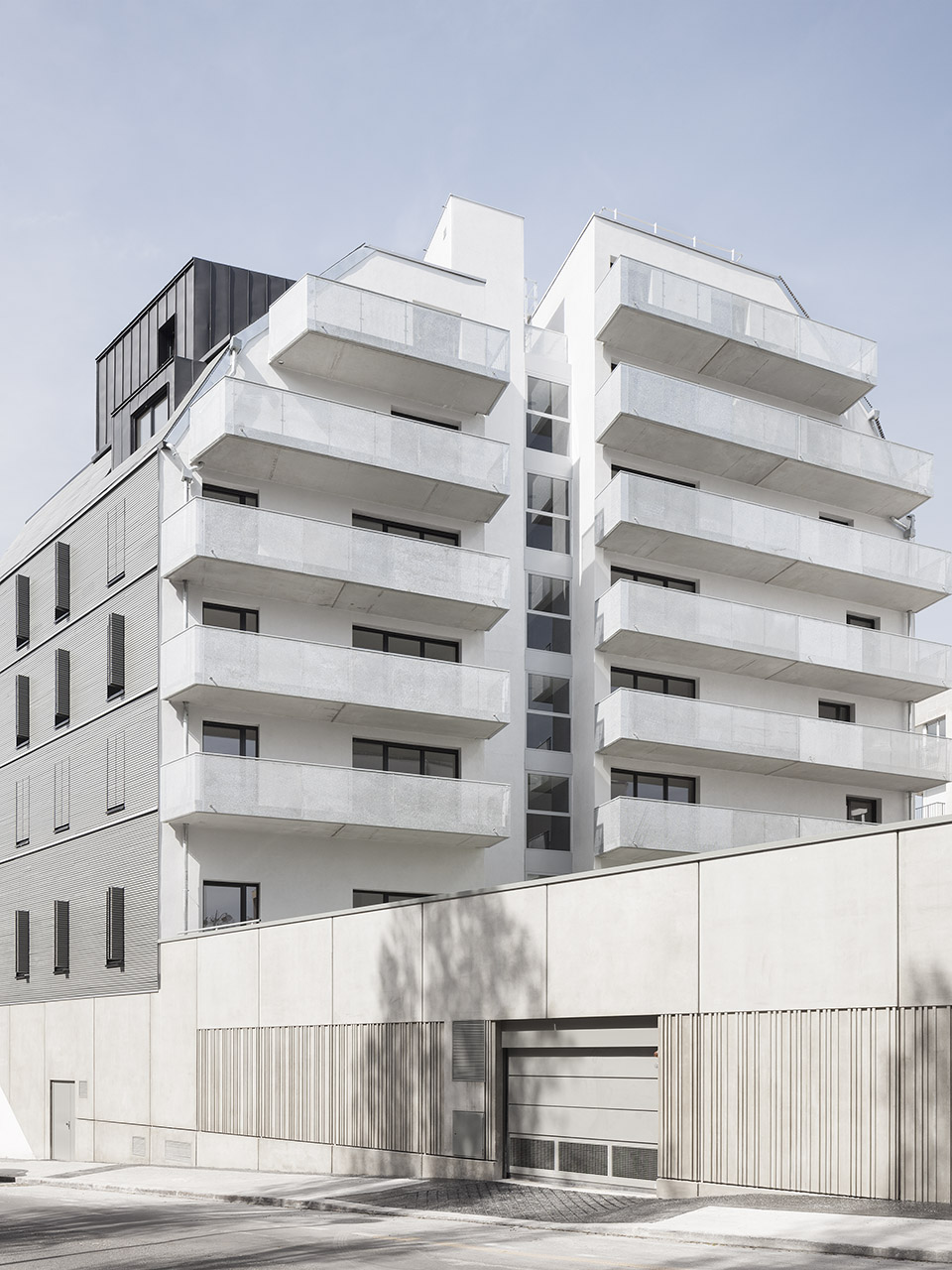 巴黎"中间住宅"/ karawitz