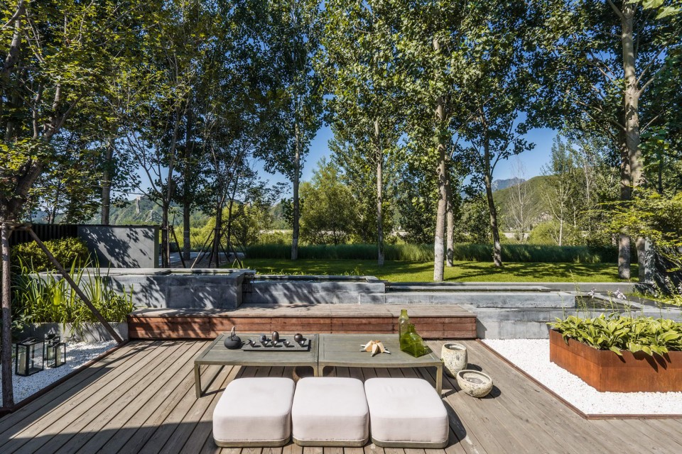8-Courtyard house at foot of the Great Wall by paul