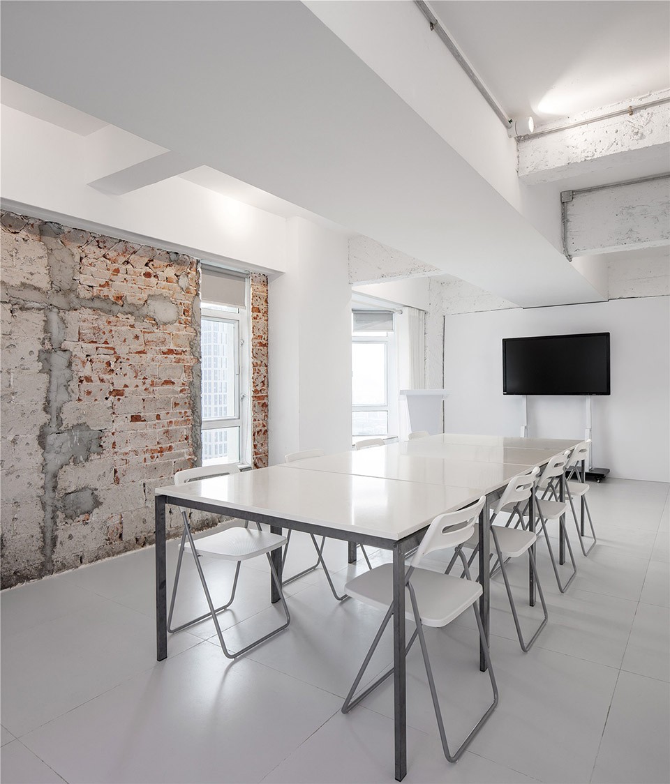 8-Fashion of Simplicity-Blue Space Office by Bloom Design