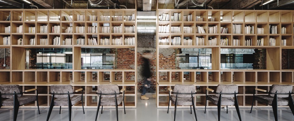 8 Flahalo Office Renovatio by Jingze Li