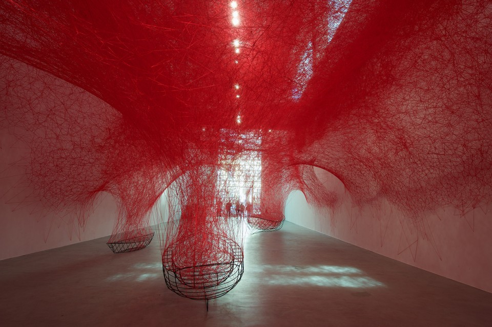 Chiharu Shiota, Uncertain Journey, 2016, Installation view, Courtesy the artist and BlainSouthern, Photo Sunhi Mang (12)