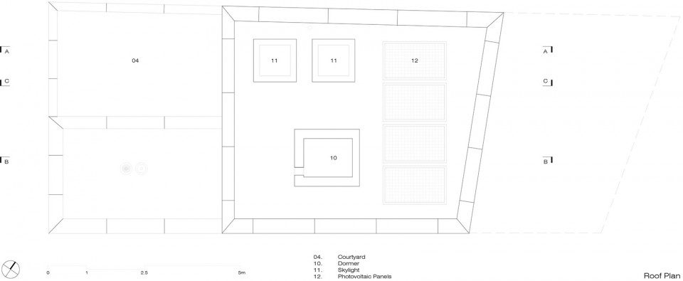 Mews House_Russell Jones_02 Roof Plan 副本