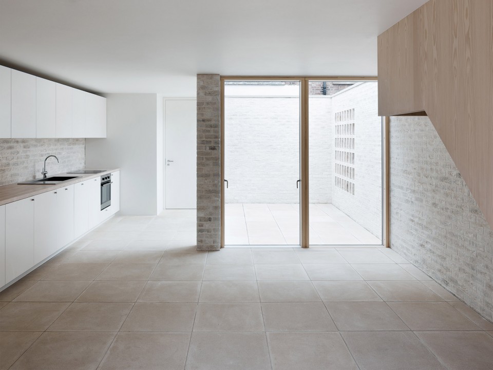 Mews House_Russell Jones_05