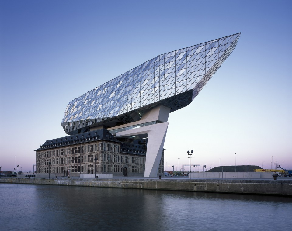 Port-House-Antwerp-by-Zaha-Hadid-Architects-7-960x760
