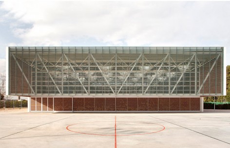 西班牙 Escola Gavina 多功能场馆 / gradoli & sanz arquitects