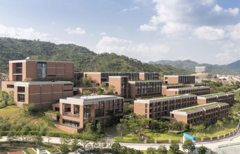 一个如瀑布般落下的综合体 - 深圳华润小径湾大学 / Foster + Partners