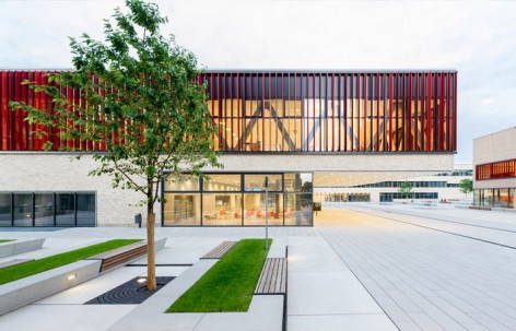 德国鲁尔西部大学新园区 / HPP+ASTOC