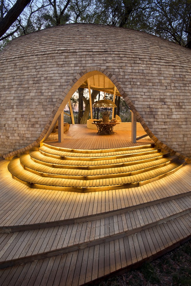 001-SANDIBE SAFARI LODGE IN BOTSWANA BY MICHAELIS BOYD ARCHITECTS